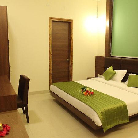 Hotel Golden Fern Patiāla Extérieur photo