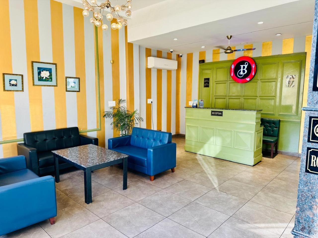 Hotel Golden Fern Patiāla Extérieur photo