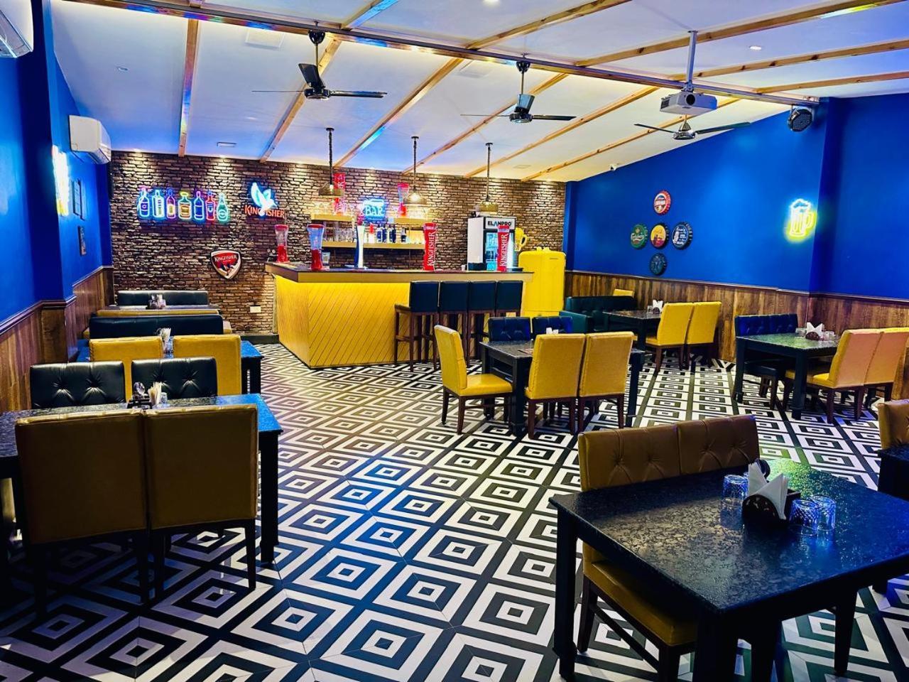 Hotel Golden Fern Patiāla Extérieur photo