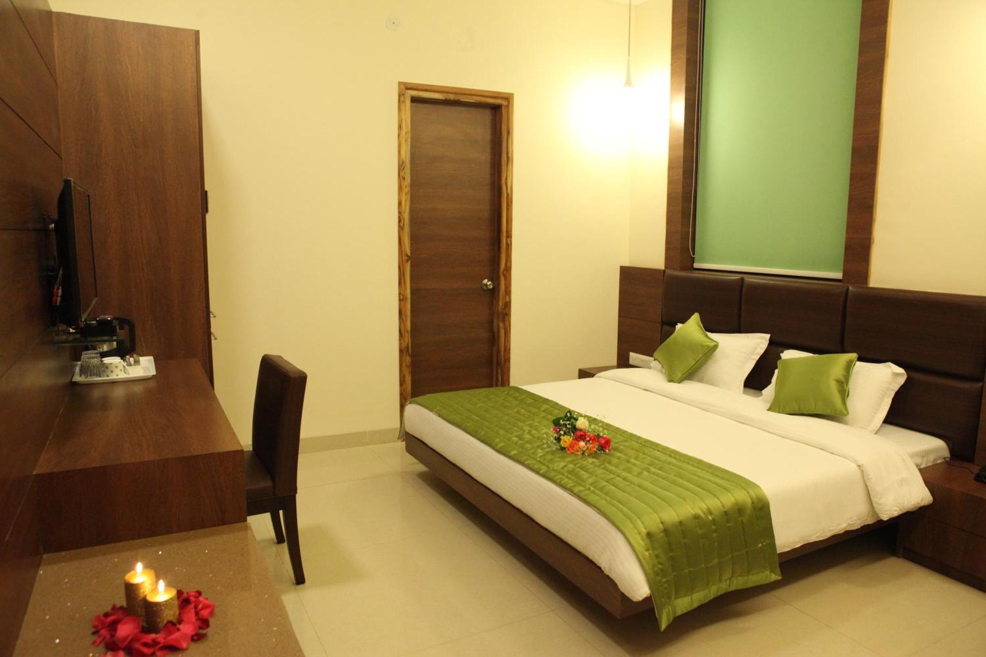Hotel Golden Fern Patiāla Extérieur photo