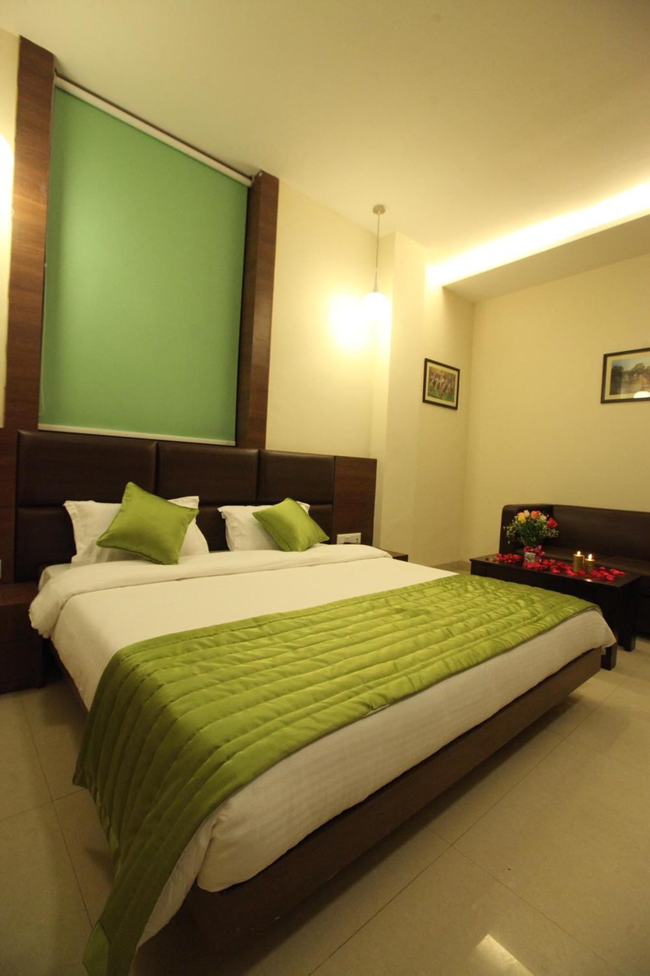 Hotel Golden Fern Patiāla Extérieur photo